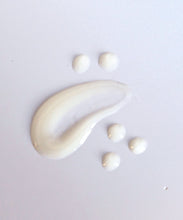 Load image into Gallery viewer, Mandelic Brightening Serum
